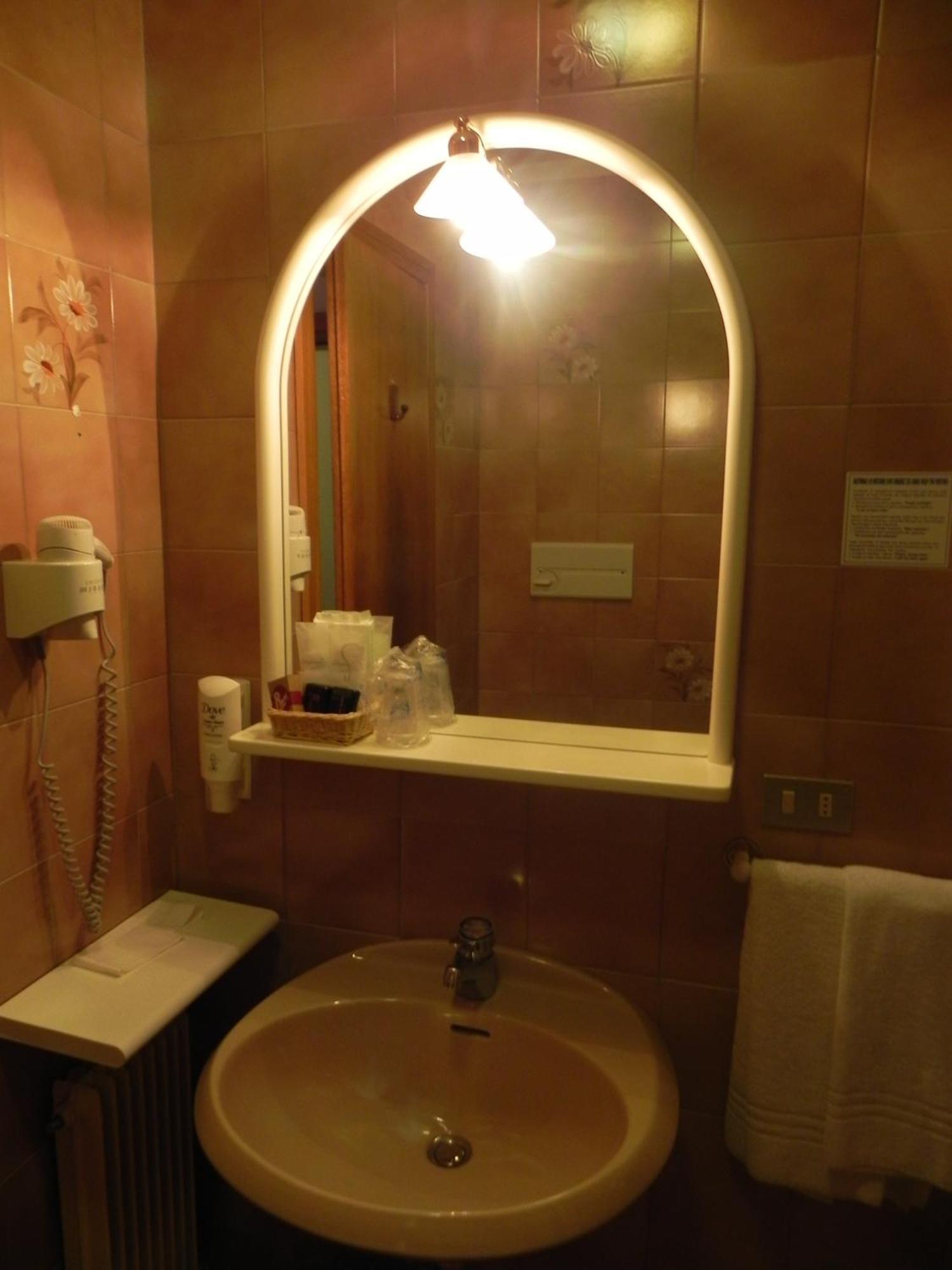 Hotel Italia كنازاي المظهر الخارجي الصورة